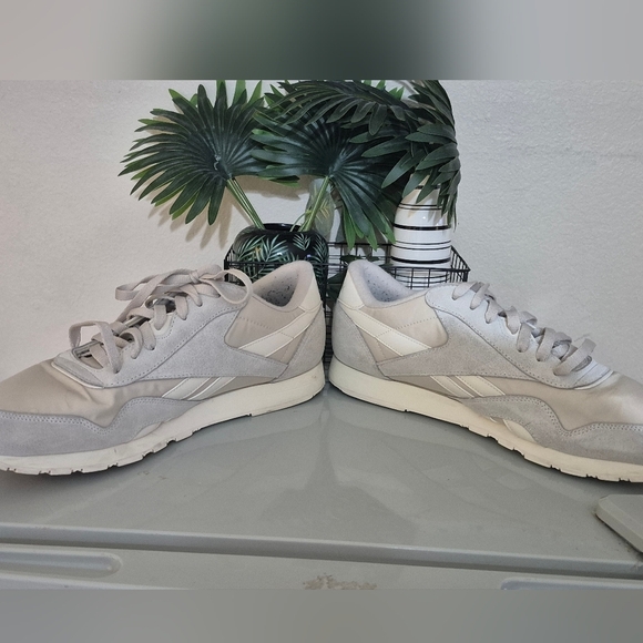 Reebok Men's Light Gray Sneakers - Picture 3 of 5